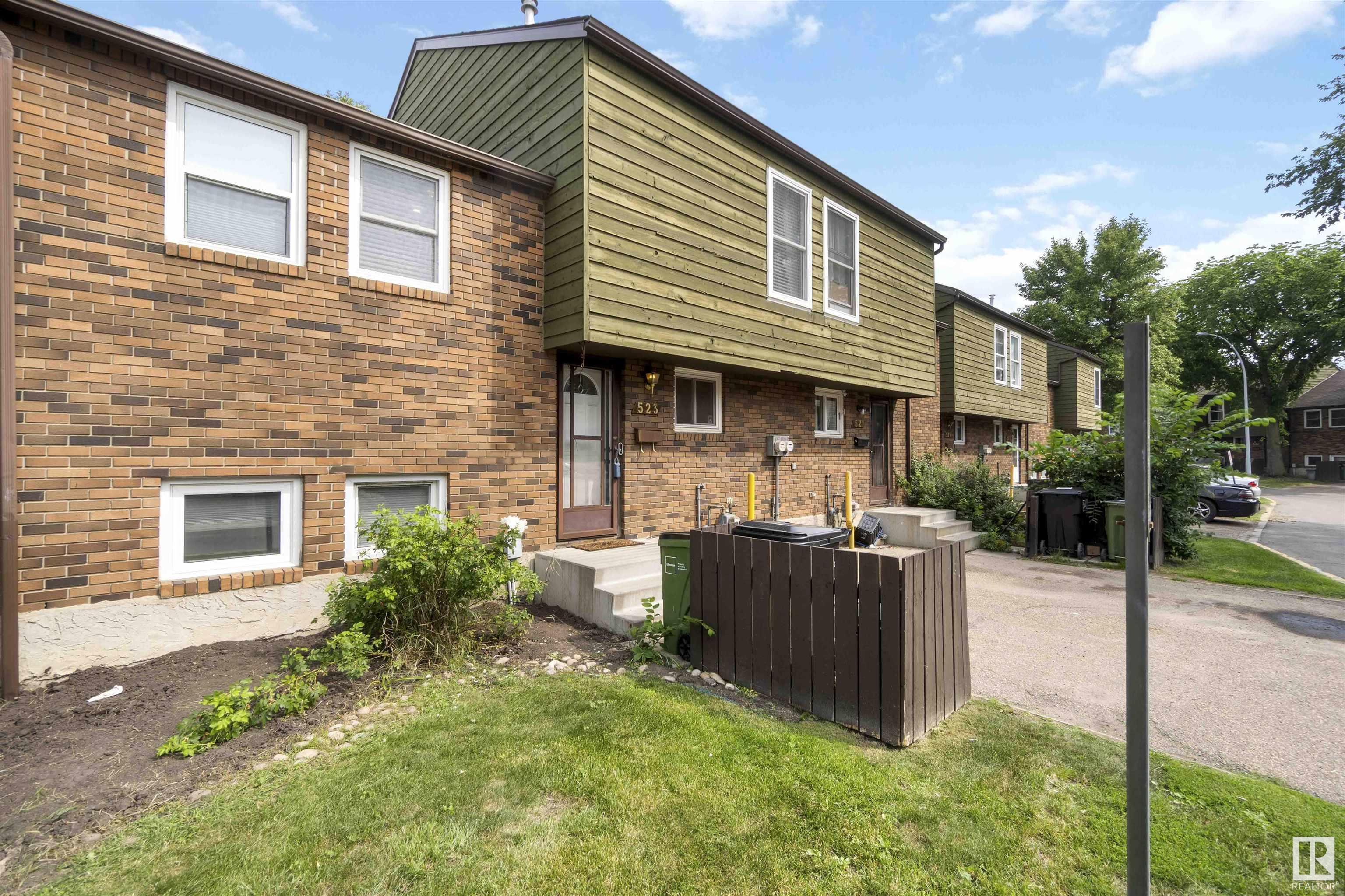 Property Photo:  523 Abbottsfield Road NW  AB T5W 4R3 