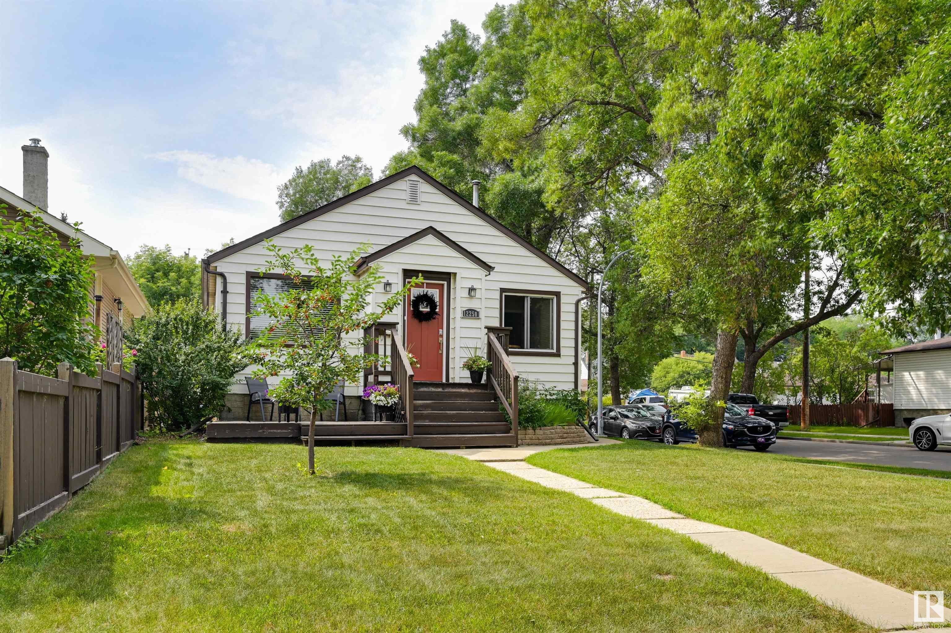 12250 103 Street NW  Edmonton AB T5G 2K1 photo