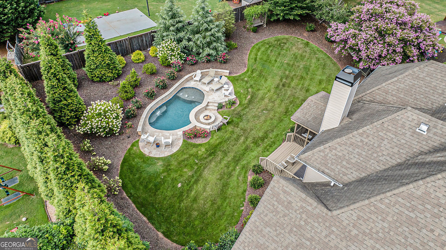 Property Photo: 285 Wilde Green Drive GA 30075