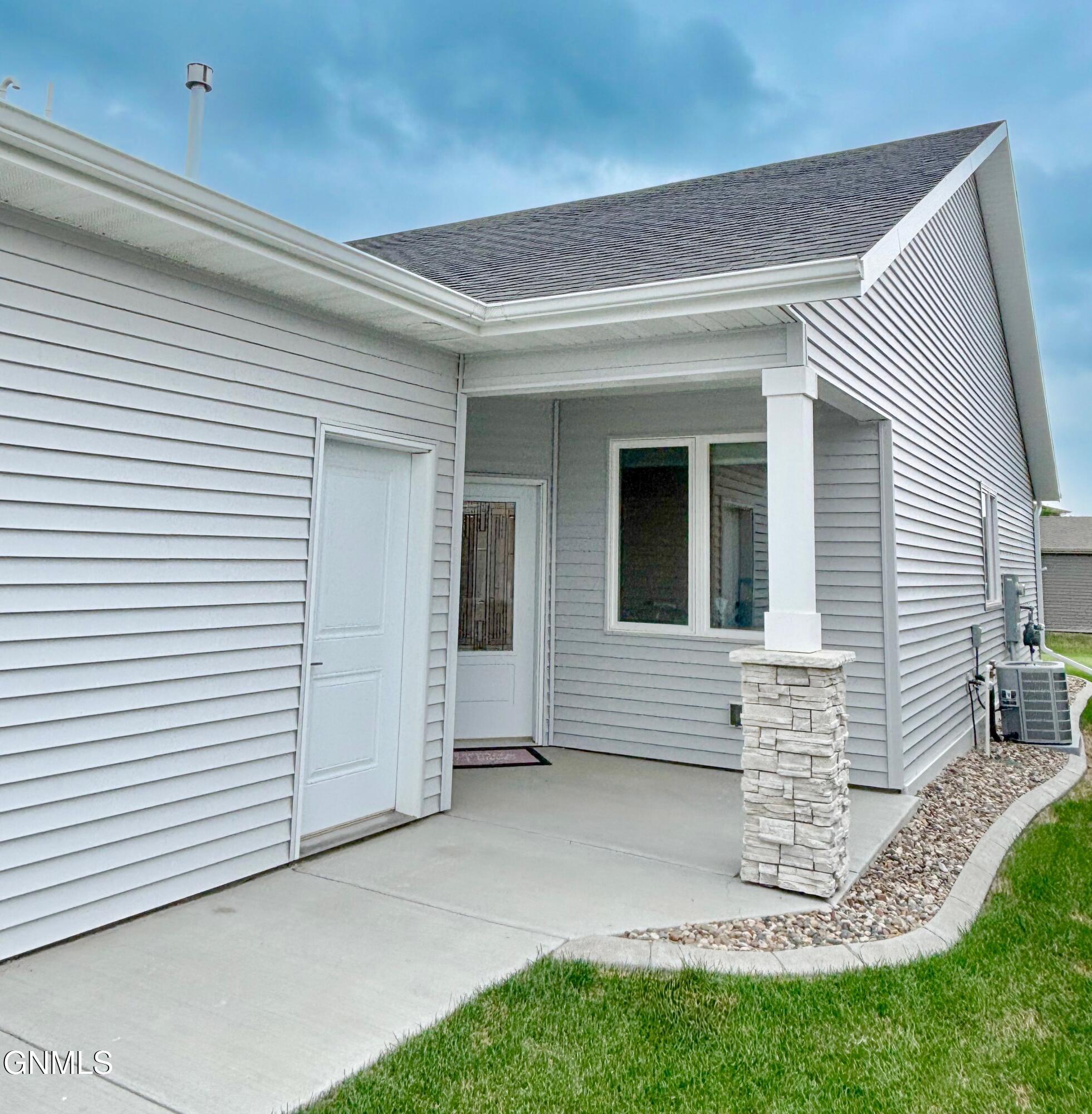 Property Photo:  3714 Gale Circle Circle SE  ND 58554 