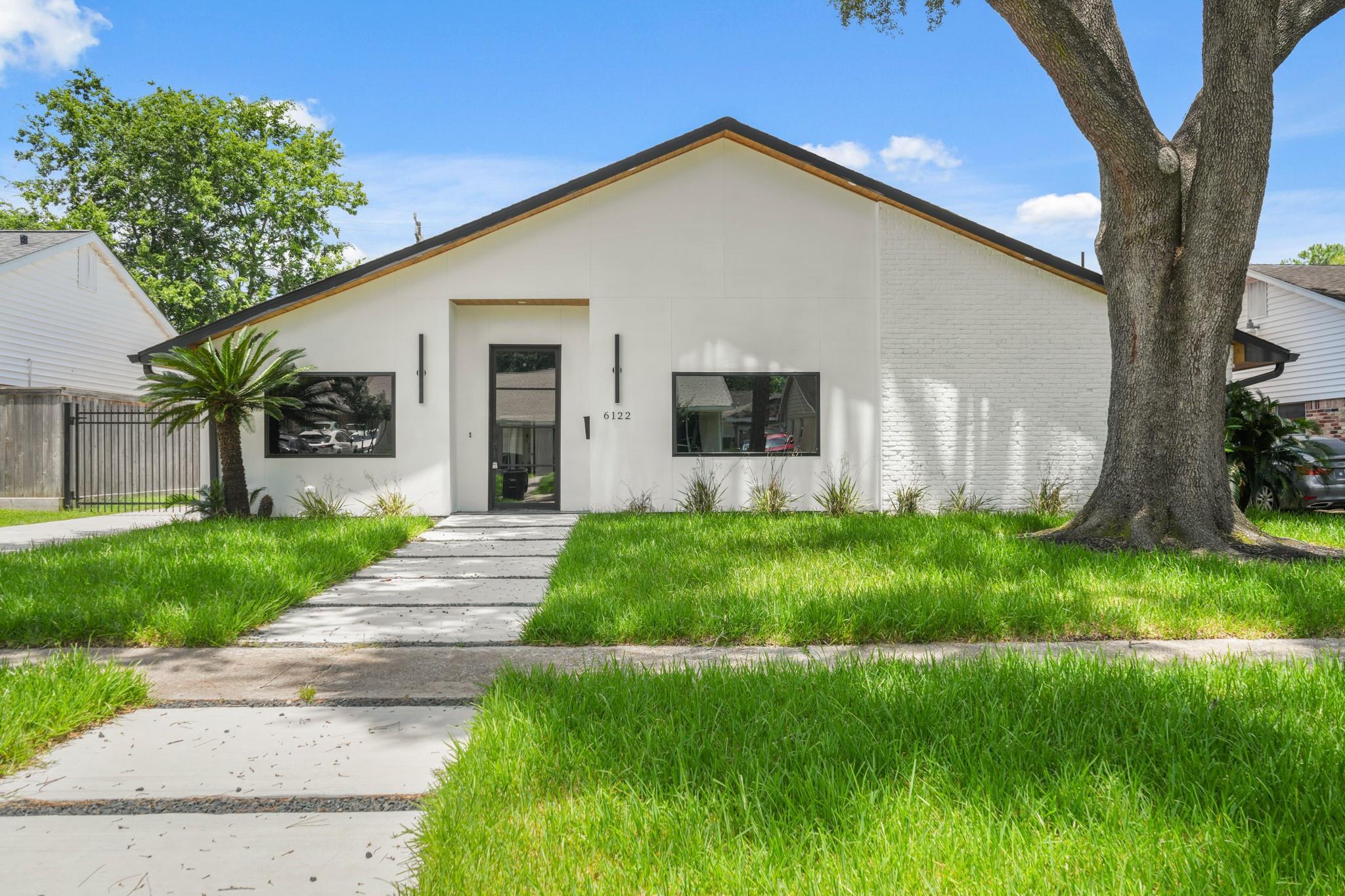 Property Photo: 6122 Rutherglenn Drive TX 77096