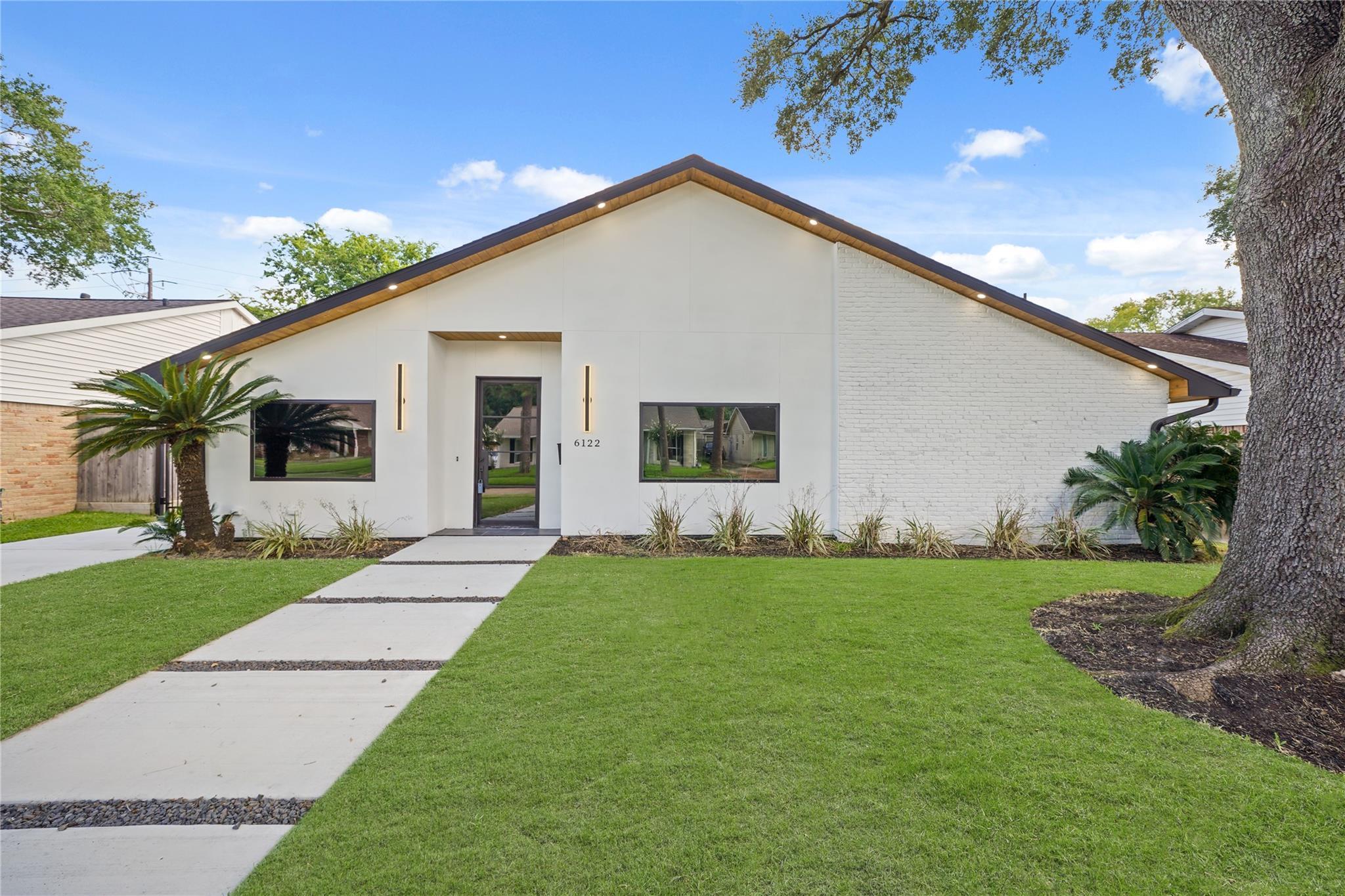 Property Photo: 6122 Rutherglenn Drive TX 77096