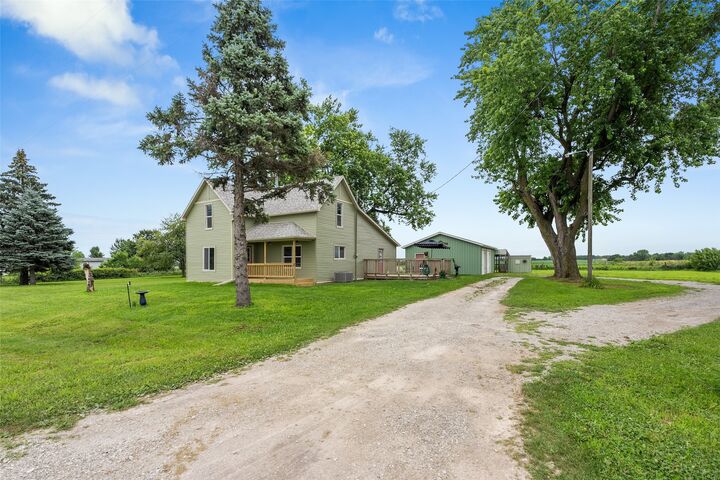 Property Photo: 1620 Oregon Drive IA 50138