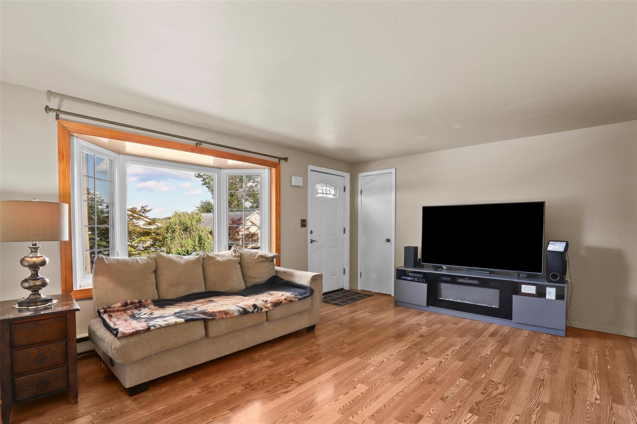 Property Photo: 84 Entrance Way NY 10541