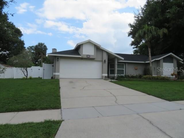 Property Photo: 839 Rosemere Circle FL 32835