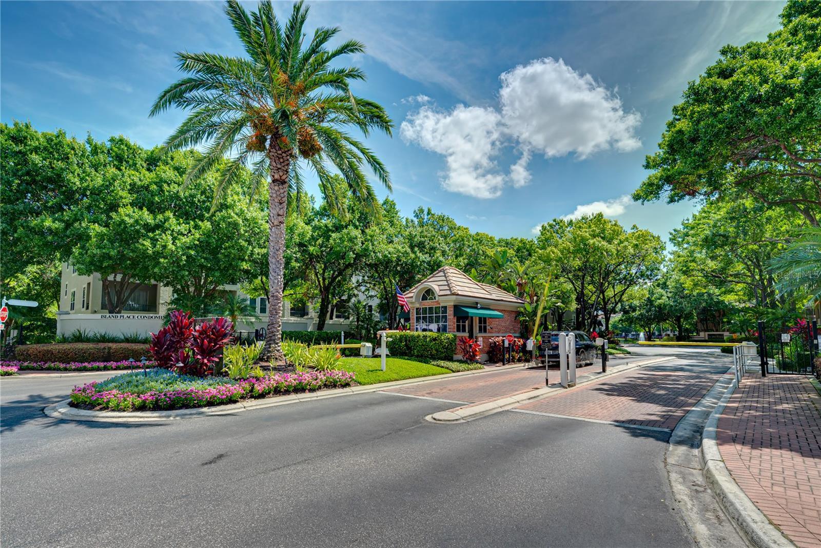 Property Photo:  773 Mainsail Drive 773  FL 33602 