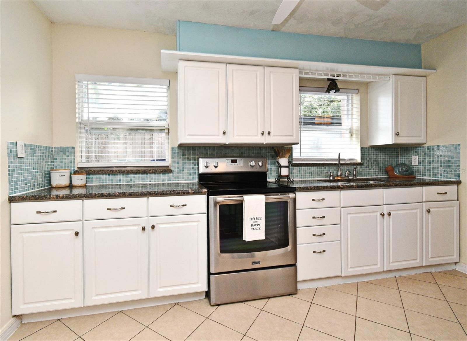 Property Photo: 1606 Triangle Avenue FL 32806