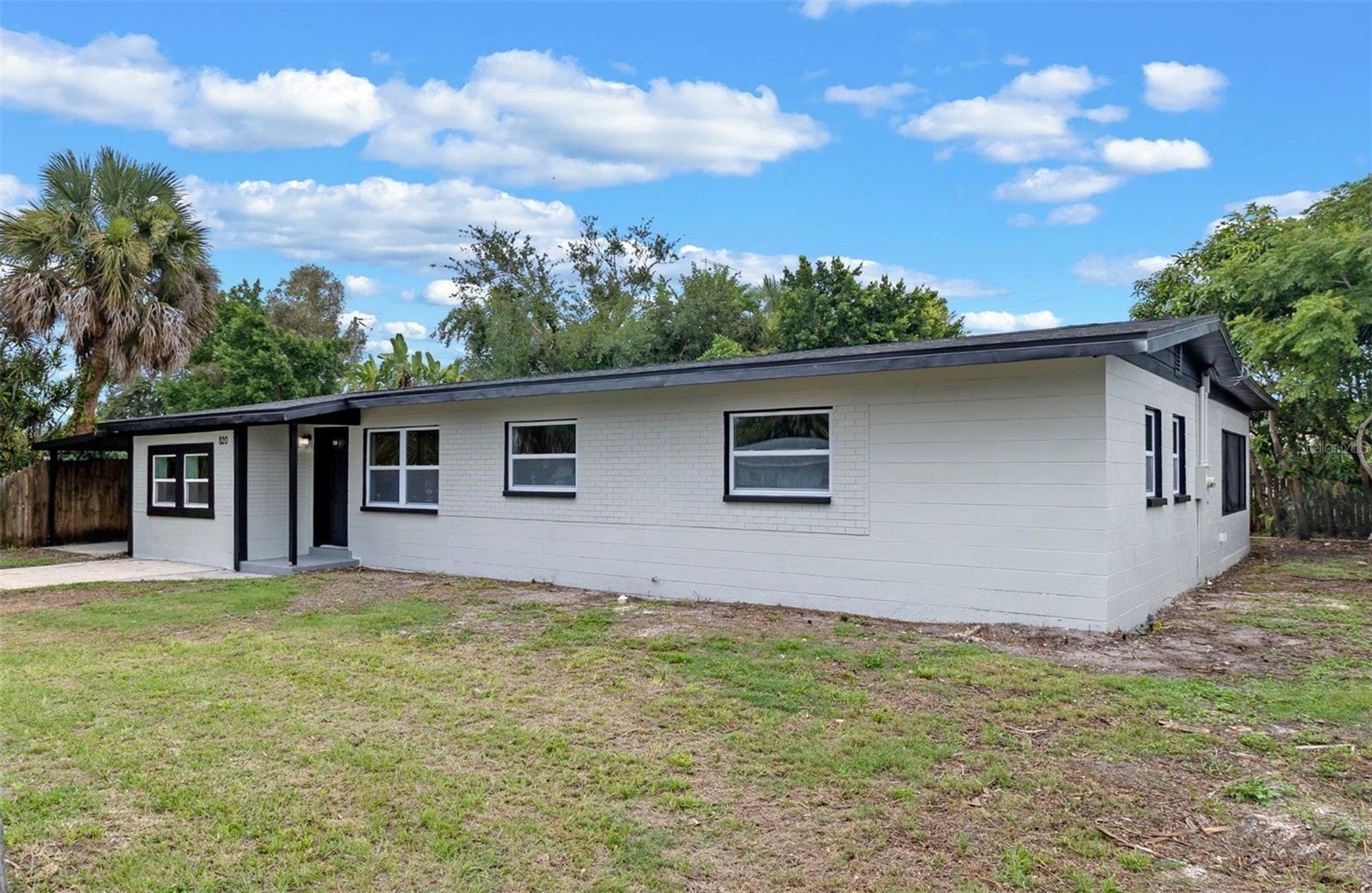 Property Photo:  820 Hampton Way  FL 32953 