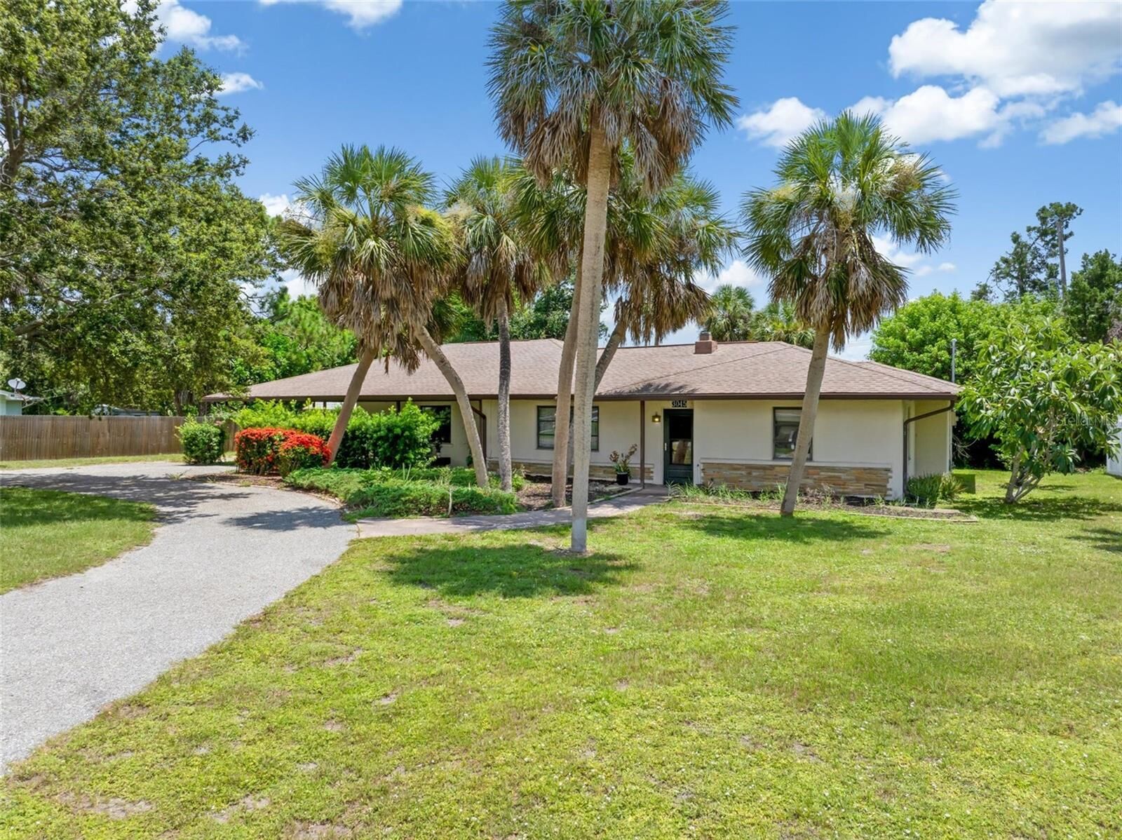 Property Photo: 3045 Datura Road FL 34293