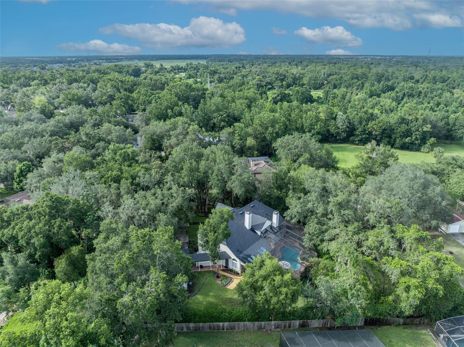 Property Photo: 344 Swansea Court FL 32765