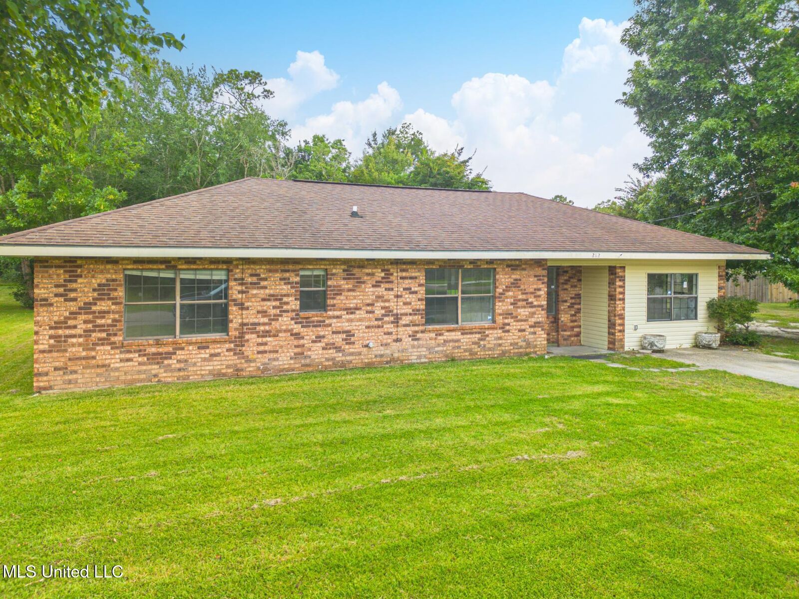Property Photo:  212 Seventh Street  MS 39520 