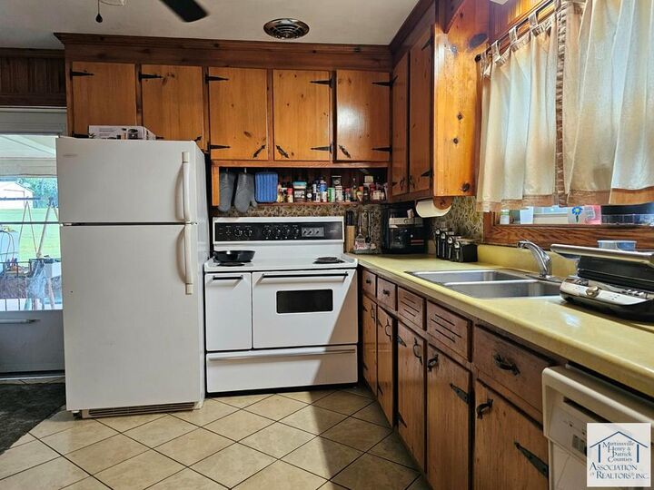 Property Photo: 133 Pine View Street VA 24133