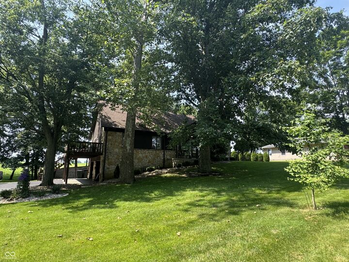 Property Photo:  1205 E Tara Road  IN 47240 