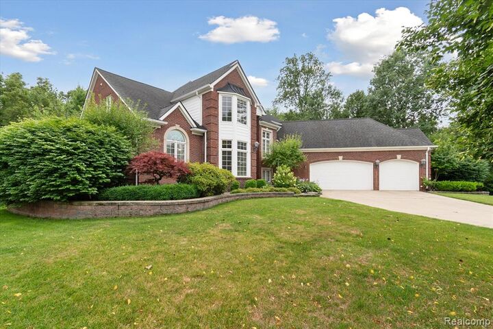 Property Photo:  2632 Hawthorne Drive  MI 48316 5540 