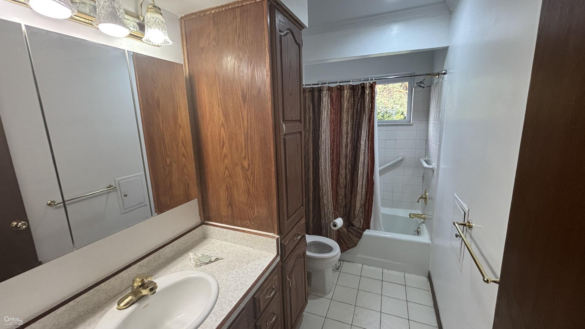 Property Photo: 3560 Hillcrest Common MI 48092-3273