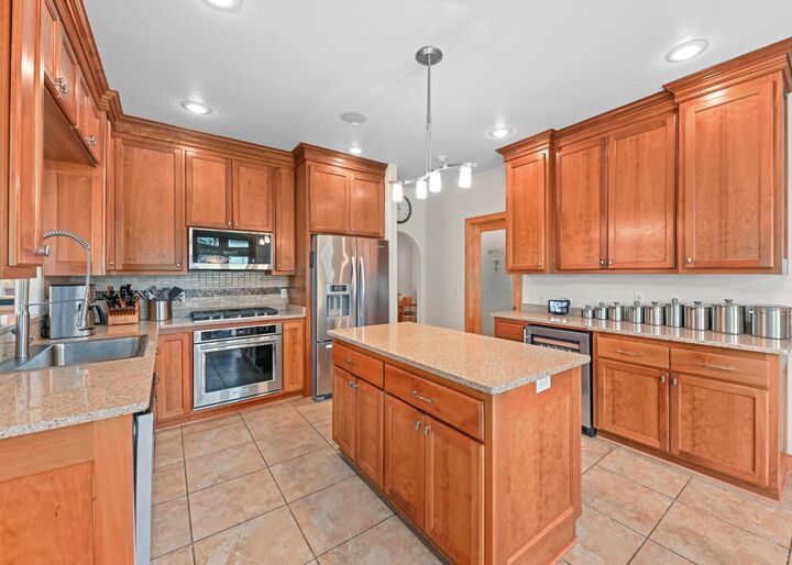 Property Photo: N35w22444 Wethersfield Ct 3 WI 53072