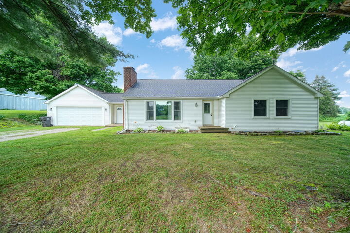 Property Photo:  8470 Moscow Road  MI 49249 