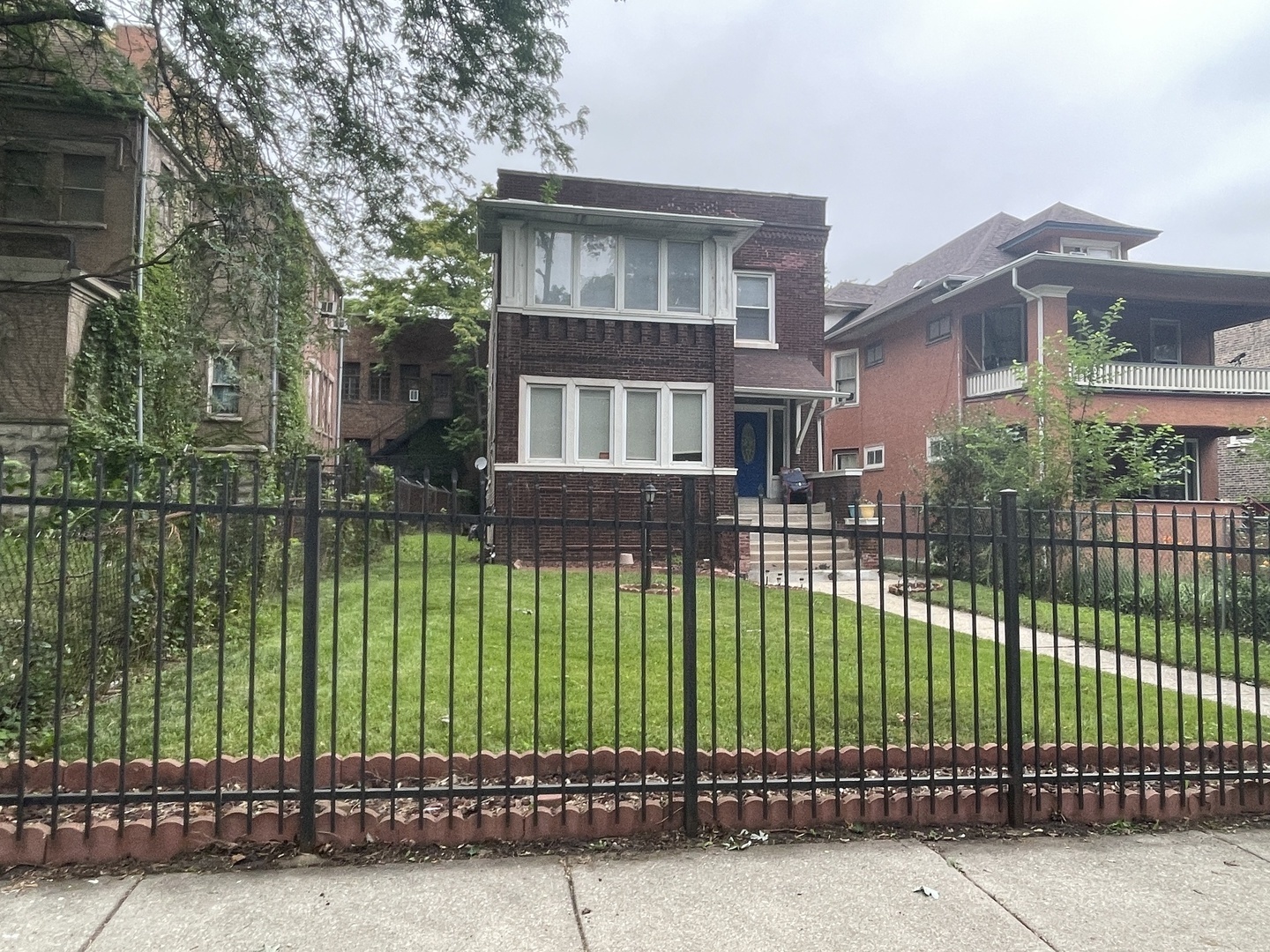 Property Photo:  5460 W Ferdinand Street  IL 60644 