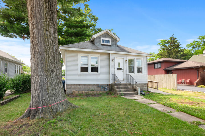 Property Photo: 14612 Kolmar Avenue IL 60445