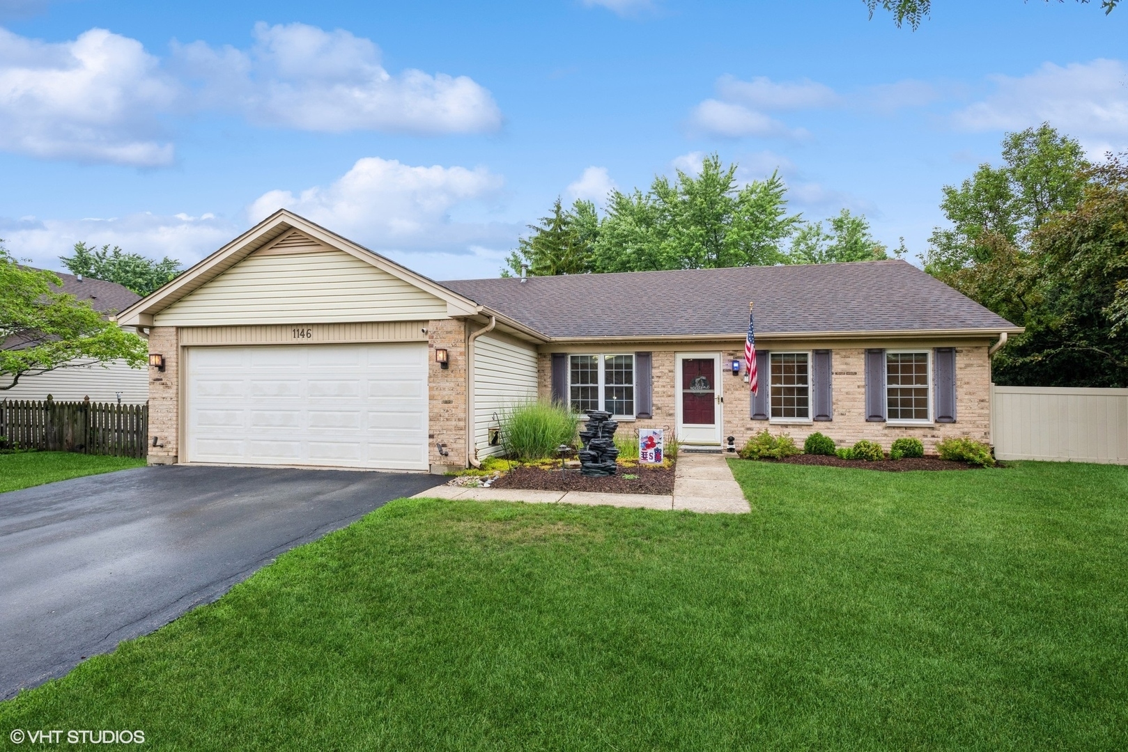 Property Photo: 1146 Pheasant Trail IL 60188