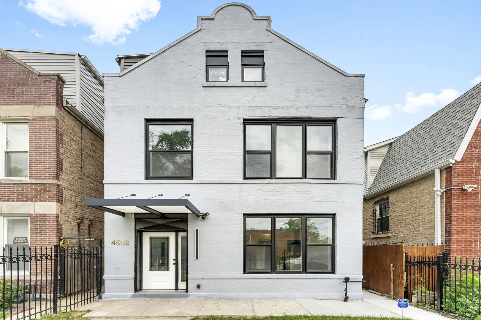 Property Photo: 4502 W Thomas Street IL 60651