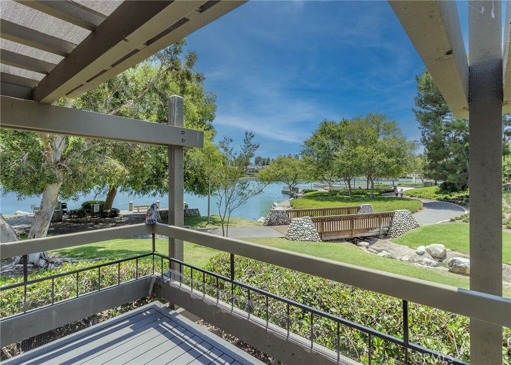 Property Photo:  4 Lakeknoll 43  CA 92604