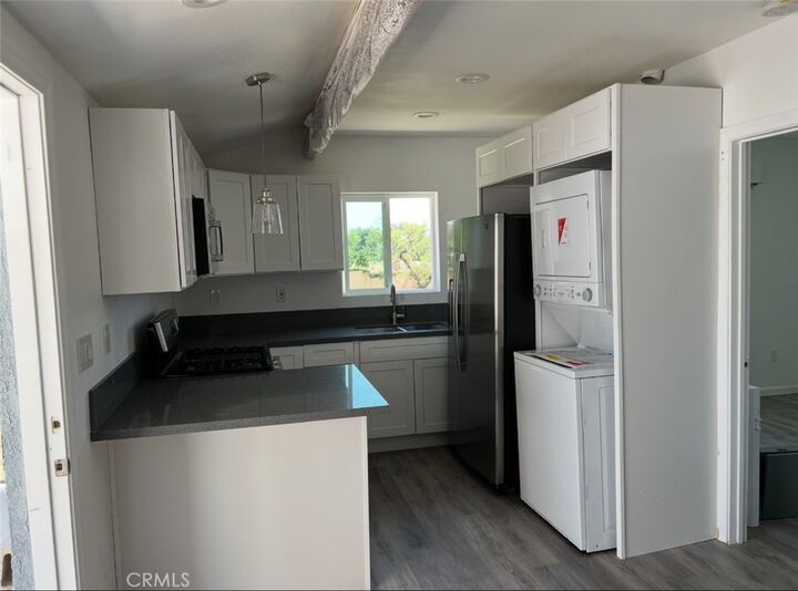 Property Photo:  1331 Whittier Boulevard 2  CA 90631 