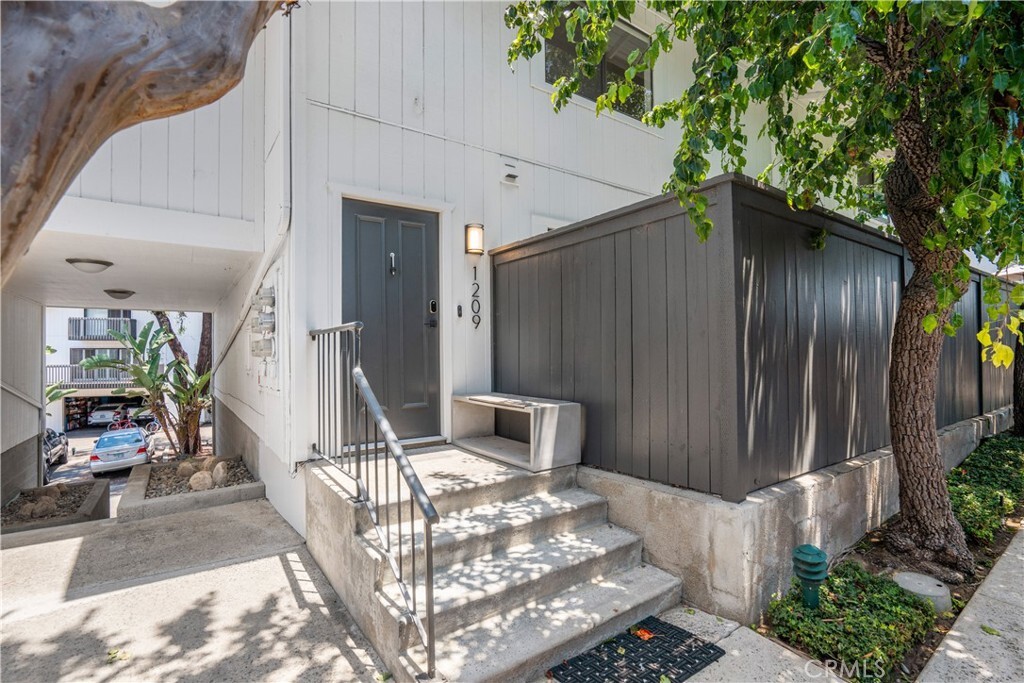Property Photo: 1209 Las Arenas Way 5 CA 92627