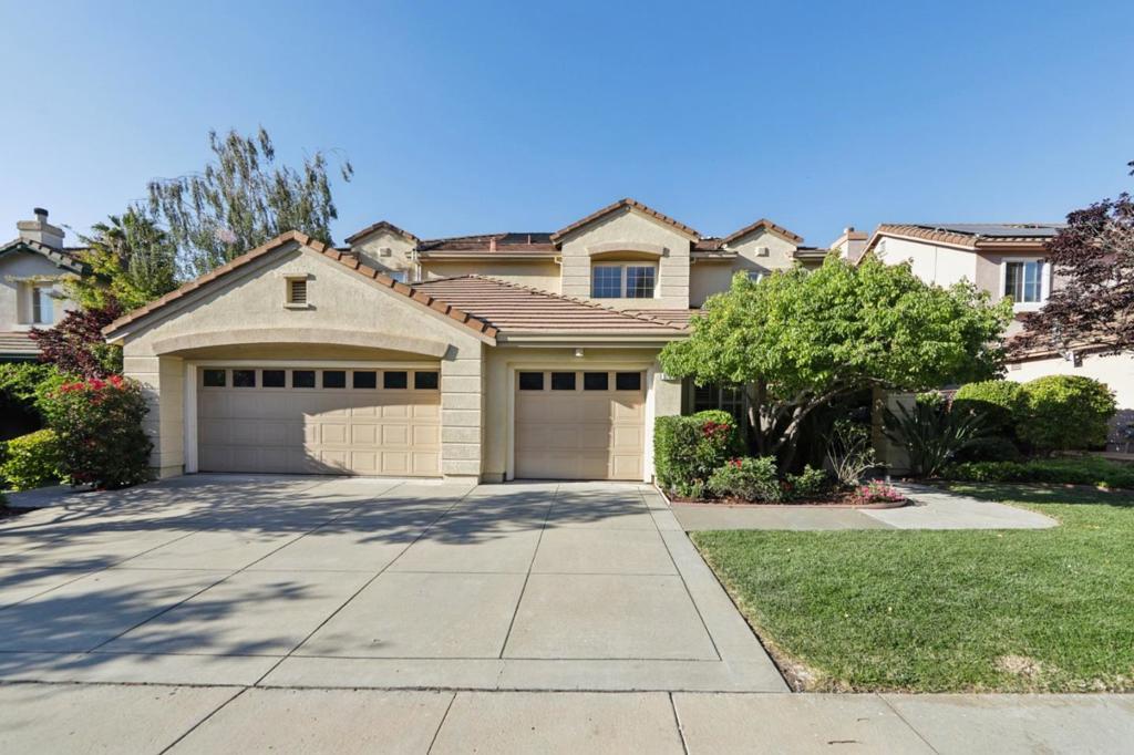 Property Photo: 5761 Capilano Drive CA 95138