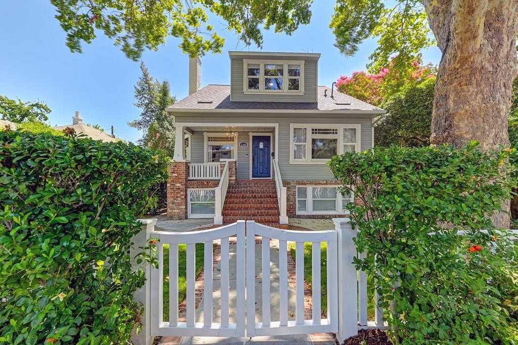 Property Photo: 1109 39th Street B CA 95816