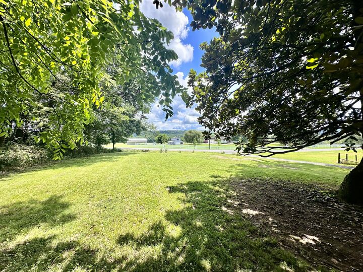 Property Photo:  1040 Old Fayetteville Hwy  TN 37352