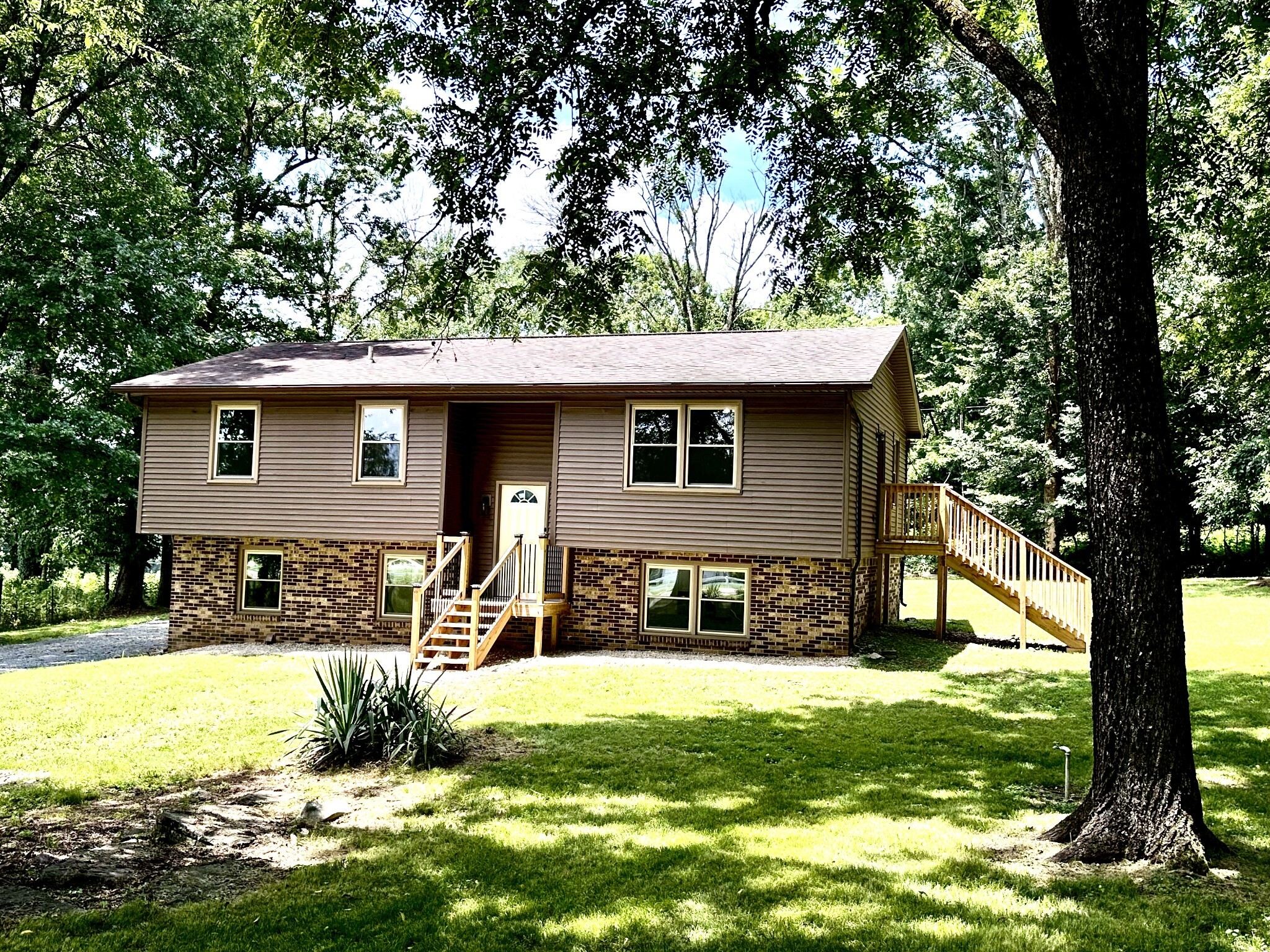Property Photo: 1040 Old Fayetteville Hwy TN 37352