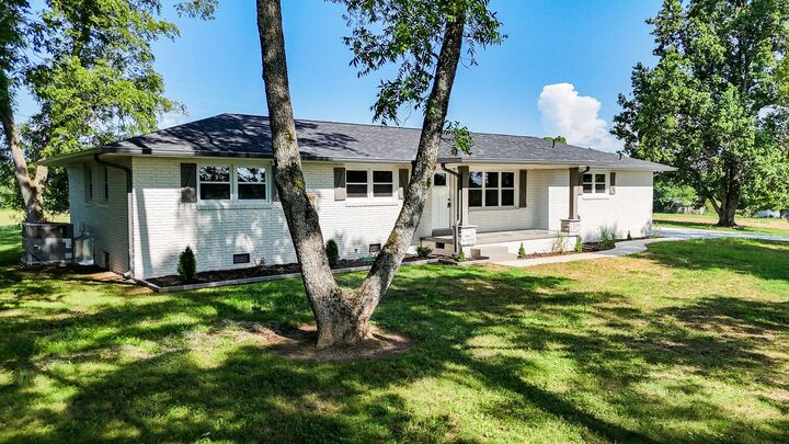 Property Photo: 422 Bethlehem Church Rd TN 37160