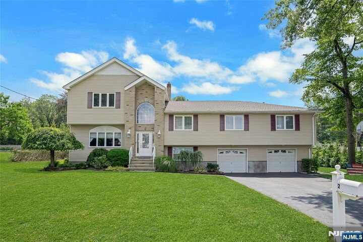 4 Fleetwood Avenue  Fairfield NJ 07004 photo