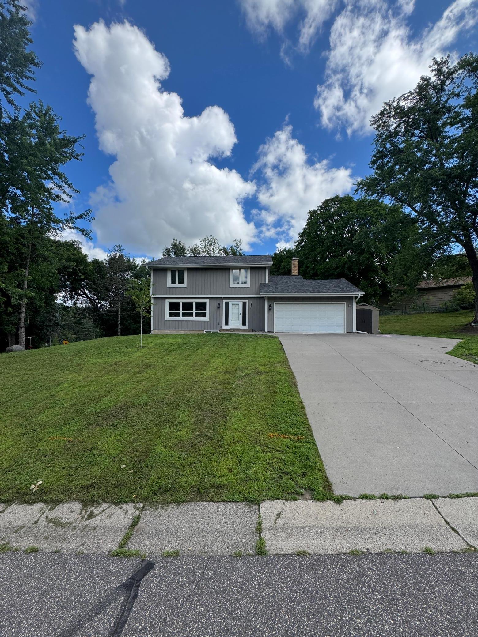 Property Photo: 940 Windemere Curve MN 55441