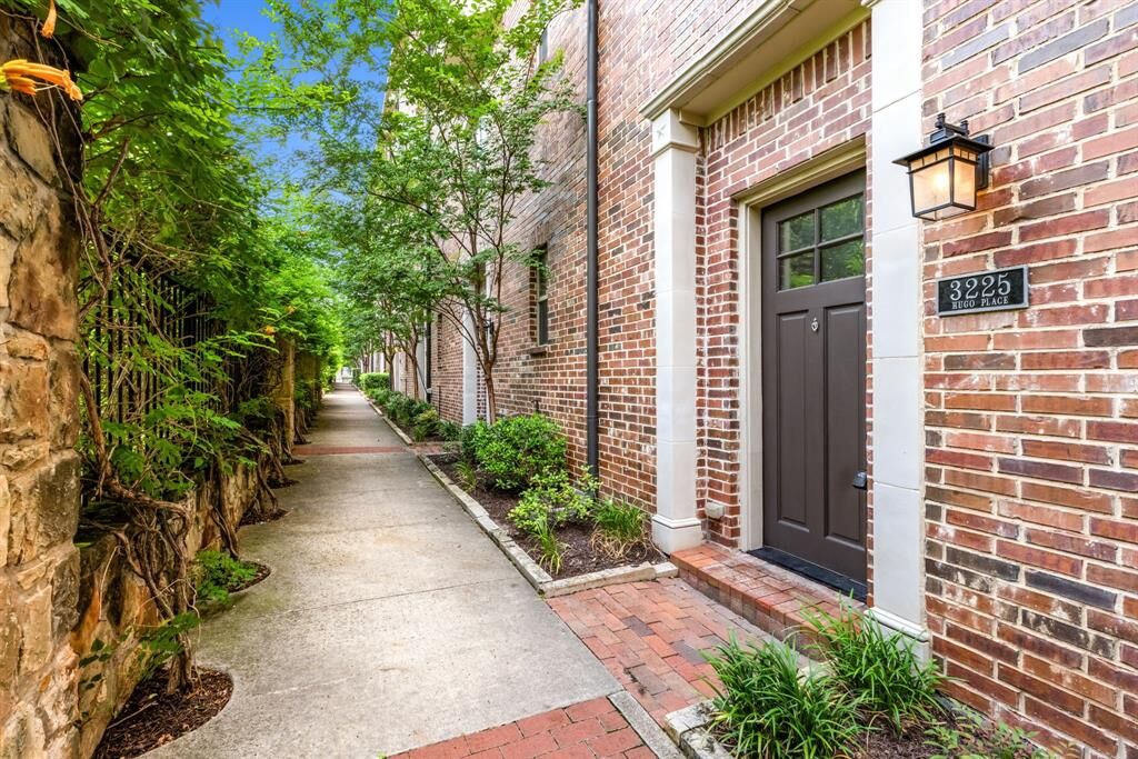 Property Photo:  3225 Hugo Place  TX 75204 