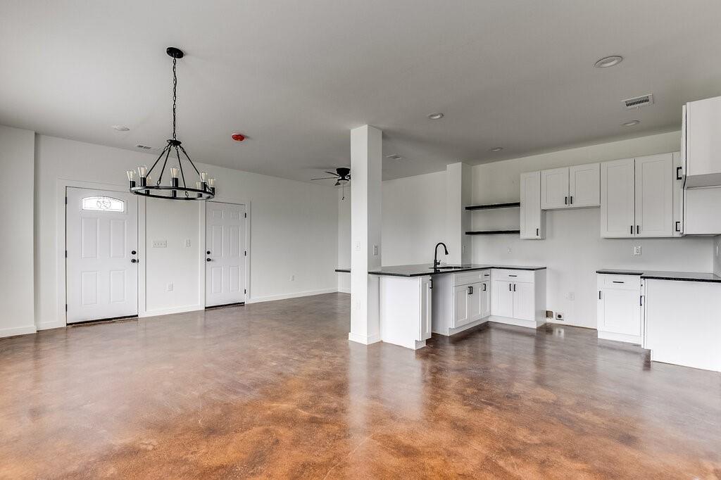 Property Photo: 1020 Burnett Boulevard A TX 76009