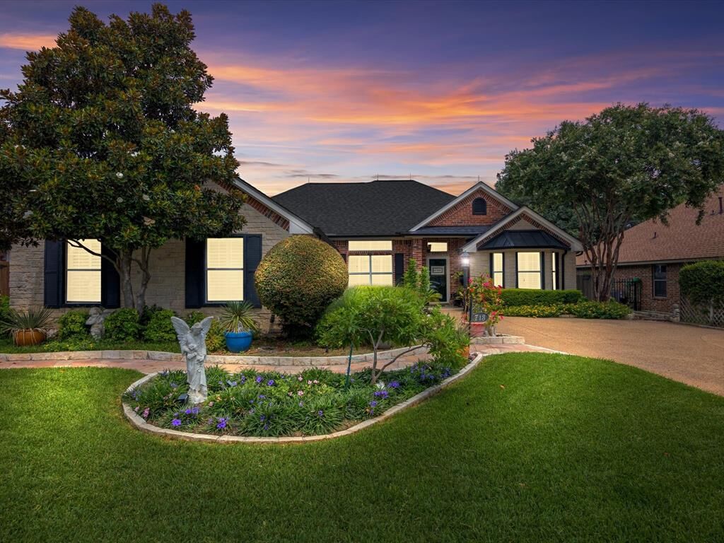 Property Photo: 713 Amherst Drive TX 75165