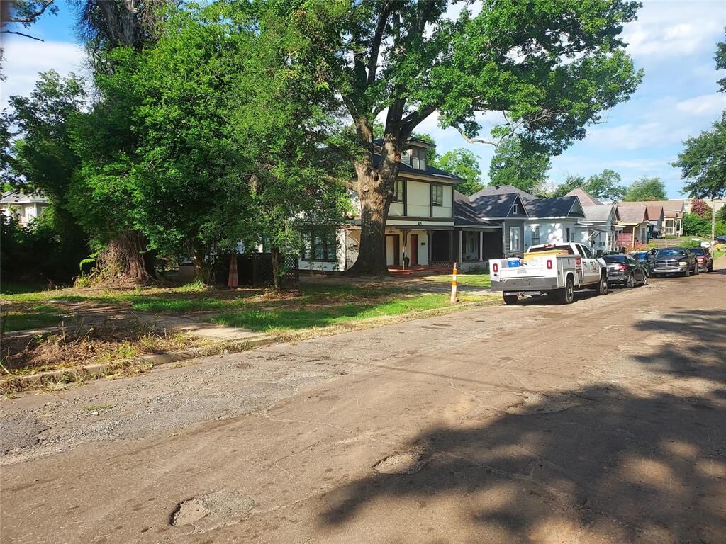 Property Photo:  617 Wyandotte Street  LA 71101 