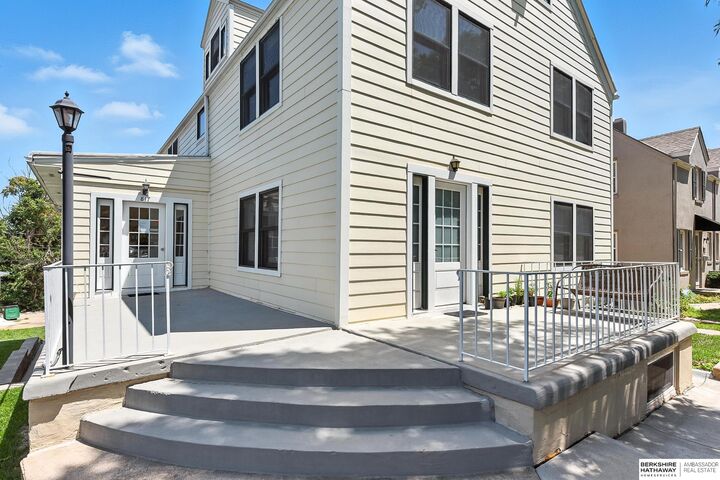 Property Photo:  817 N 48th Street  NE 68132 