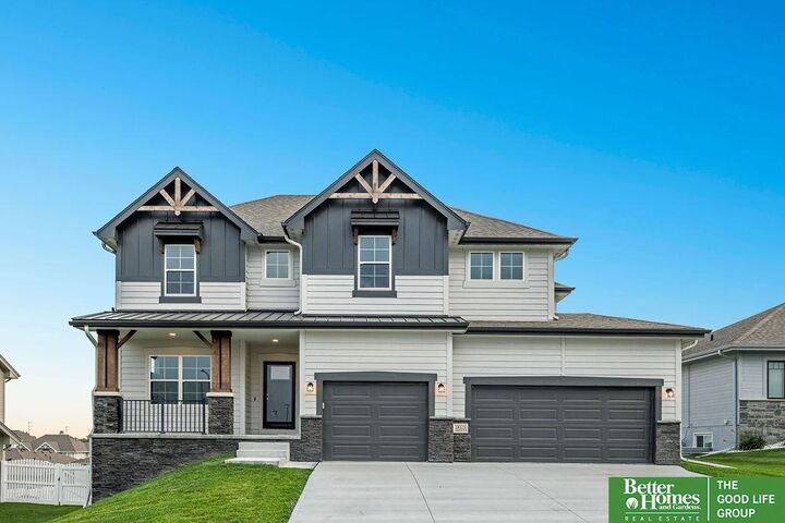 Property Photo: 18325 Summit Drive NE 68136