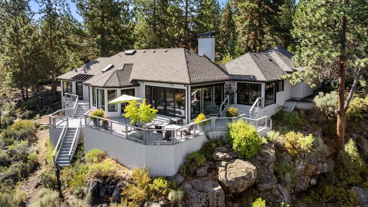 Property Photo: 4219 NW Lower Village Road OR 97703