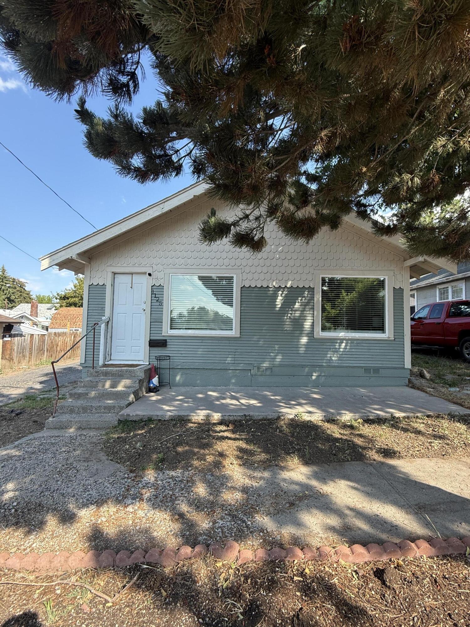 Property Photo: 1125 Grant Street OR 97601
