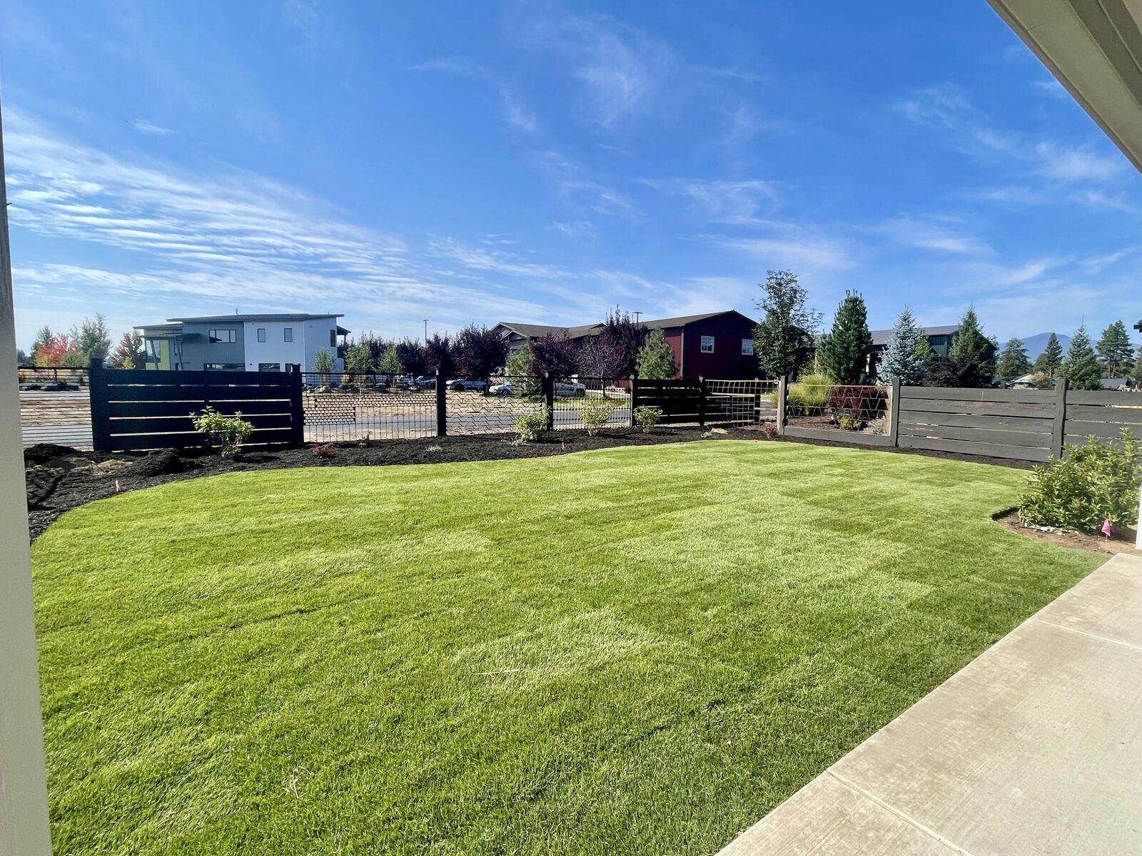Property Photo:  411 E Diamond Peak Avenue  OR 97759 