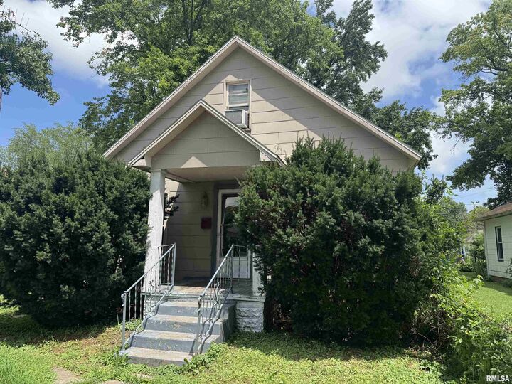 Property Photo:  1317 S Cherry Street  IL 62801 