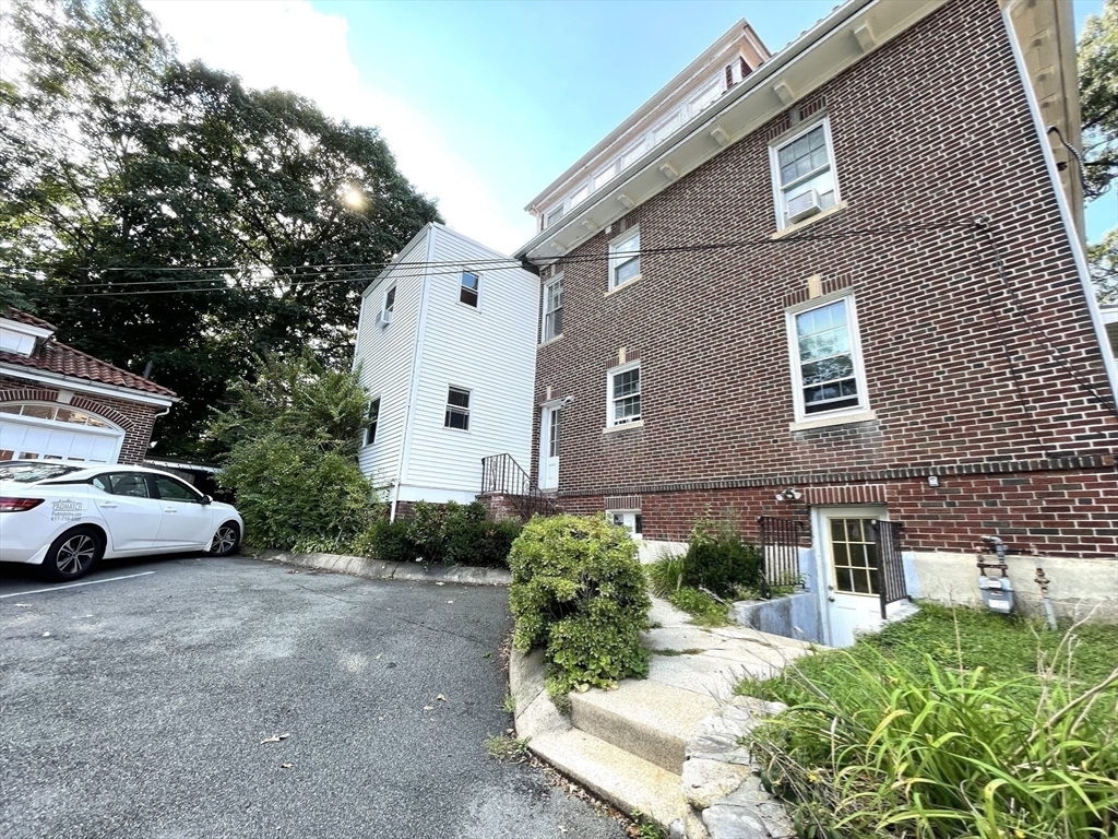 Property Photo:  1776 Commonwealth Ave B1  MA 02135 