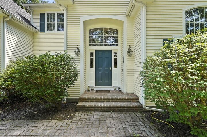 Property Photo:  118 Colonial Ridge Dr  MA 01719 