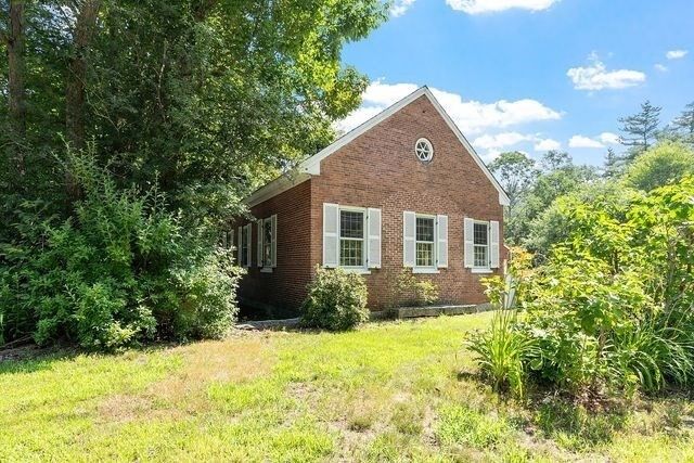 Property Photo:  69 South Rd  MA 01463 