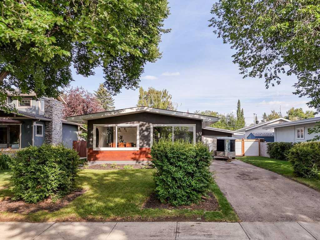 Photo de la propriété: 38 Westwood Drive SW AB T3C 2V7