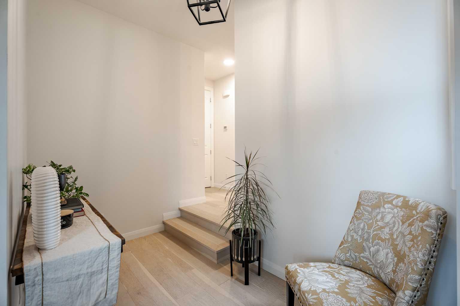 Photo de la propriété:  2148 Ravensdun Crescent SE  AB T4A 3K3 